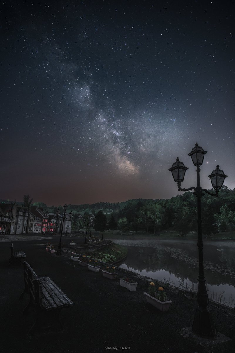 北海道には美しい公園がある

注）公園管理者様の許可を得て夜間入園しています

2024.06.13 撮影
#カナディアンワールド
#星
#星空
#天の川
#星景写真
#北海道の星景写真
#北海道が美しい
#東京カメラ部
#milkyway 
#tokyocameraclub 
#SonyAlpha 
#これソニーで撮りました
<a href="/sony_jpn/">Sony (Japan)</a>
<a href="/AlphabySony_JP/">Sony | Alpha (Japan)</a>
