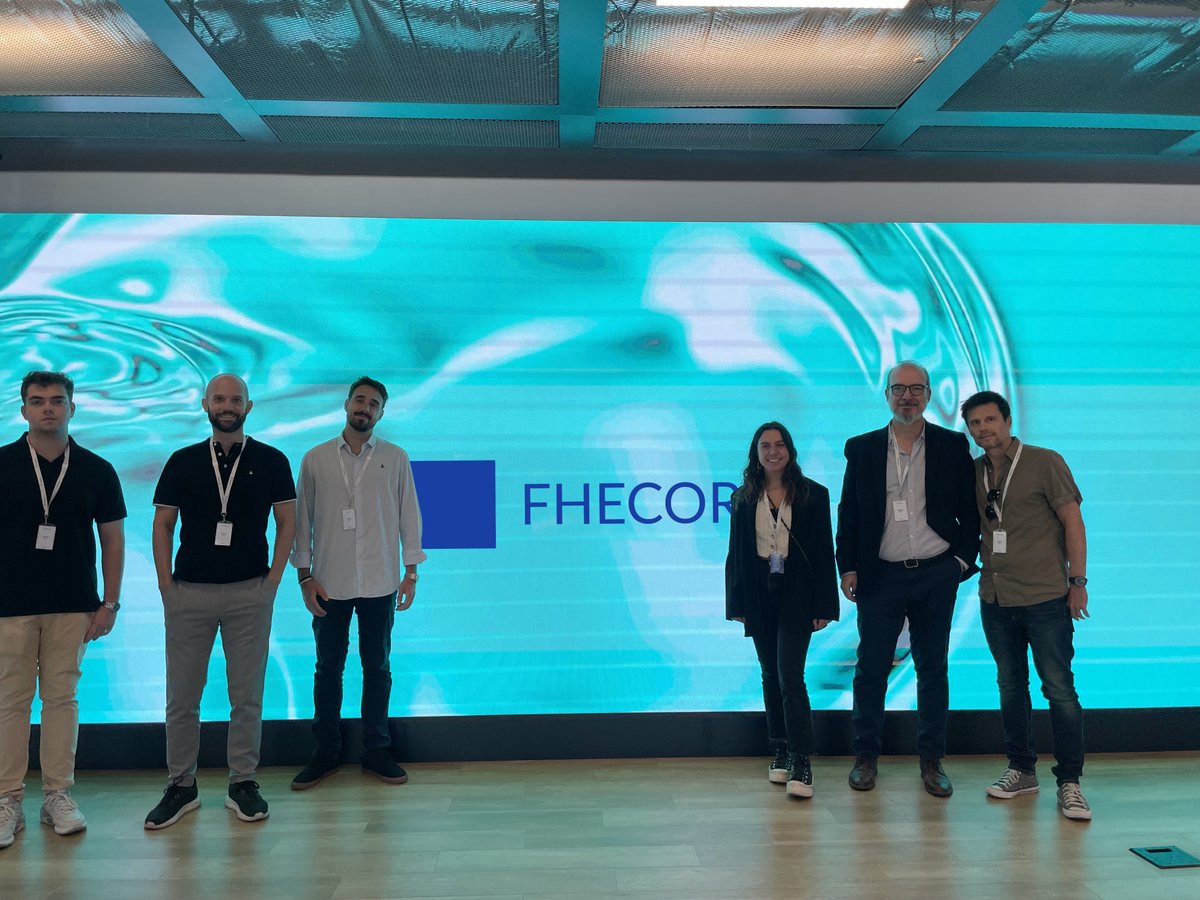 Visited Telefónica's La Cabina to explore a 2,000 m² tech hub featuring IoT, VR/MR, digital twins, Smartcities, &amp; AI innovations. Incredible insights on how these tools transform key industries! #Tech #Innovation
