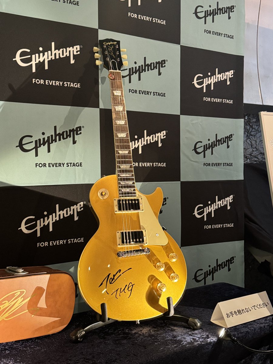 narrowgate610's tweet photo. 会場にはEpiphoneの1955が展示されるようです。
ガラスケースもありませんので、間近で見られます。
#TMG #TakMatsumotoGroup #ZeppNagoya #DodgingTheBullet #初日 https://t.co/vilPi4OkfN