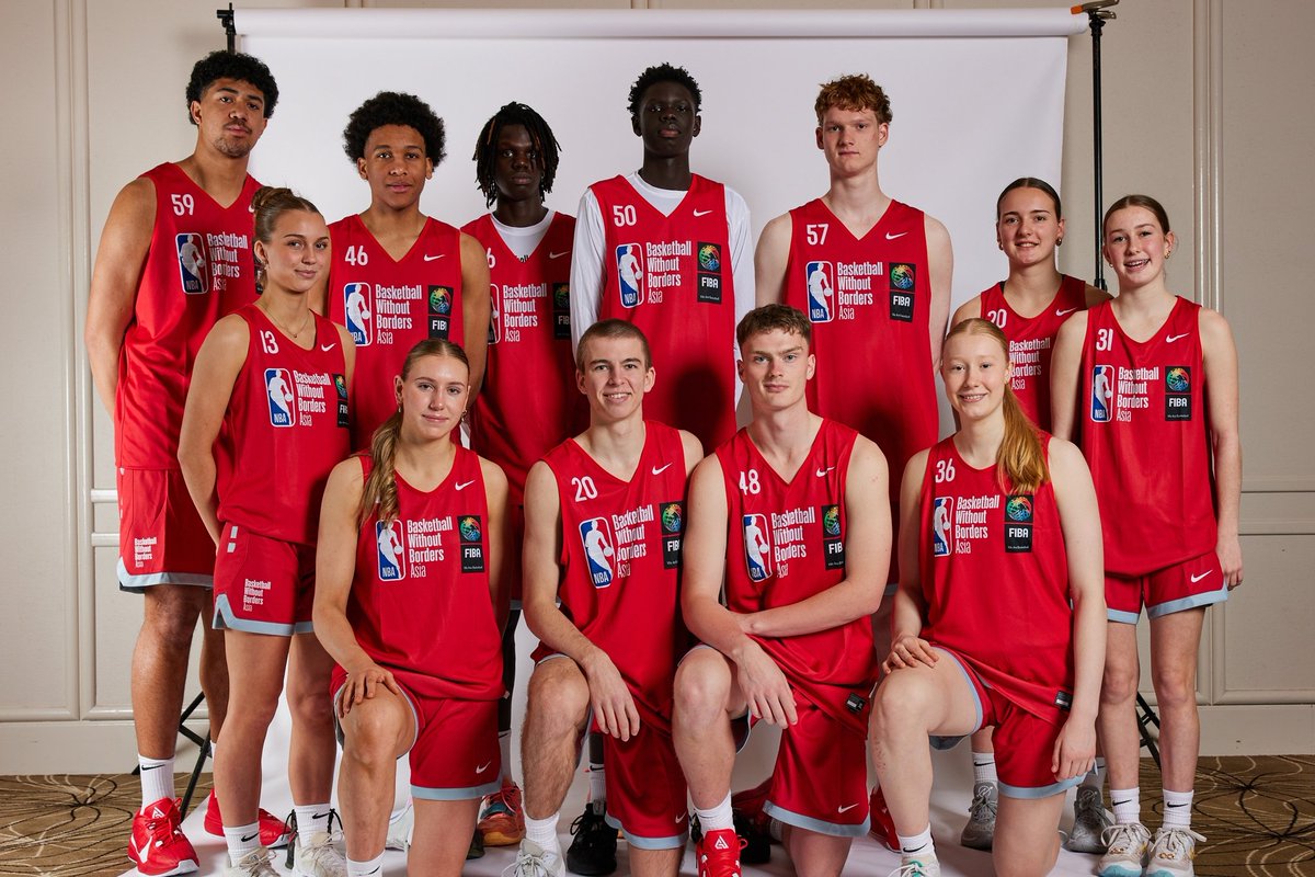 PickandRollAU's tweet photo. The 14th edition of Basketball Without Borders Asia tipped off today in Perth as part of the first-ever HoopsFest hosted by the NBL and supported by Basketball Australia!🇦🇺🏀🌏

📸The Aussie boys and girls are front and centre!

#AussieHoops #BWBAsia #HoopsFest https://t.co/eE2BokJPnf