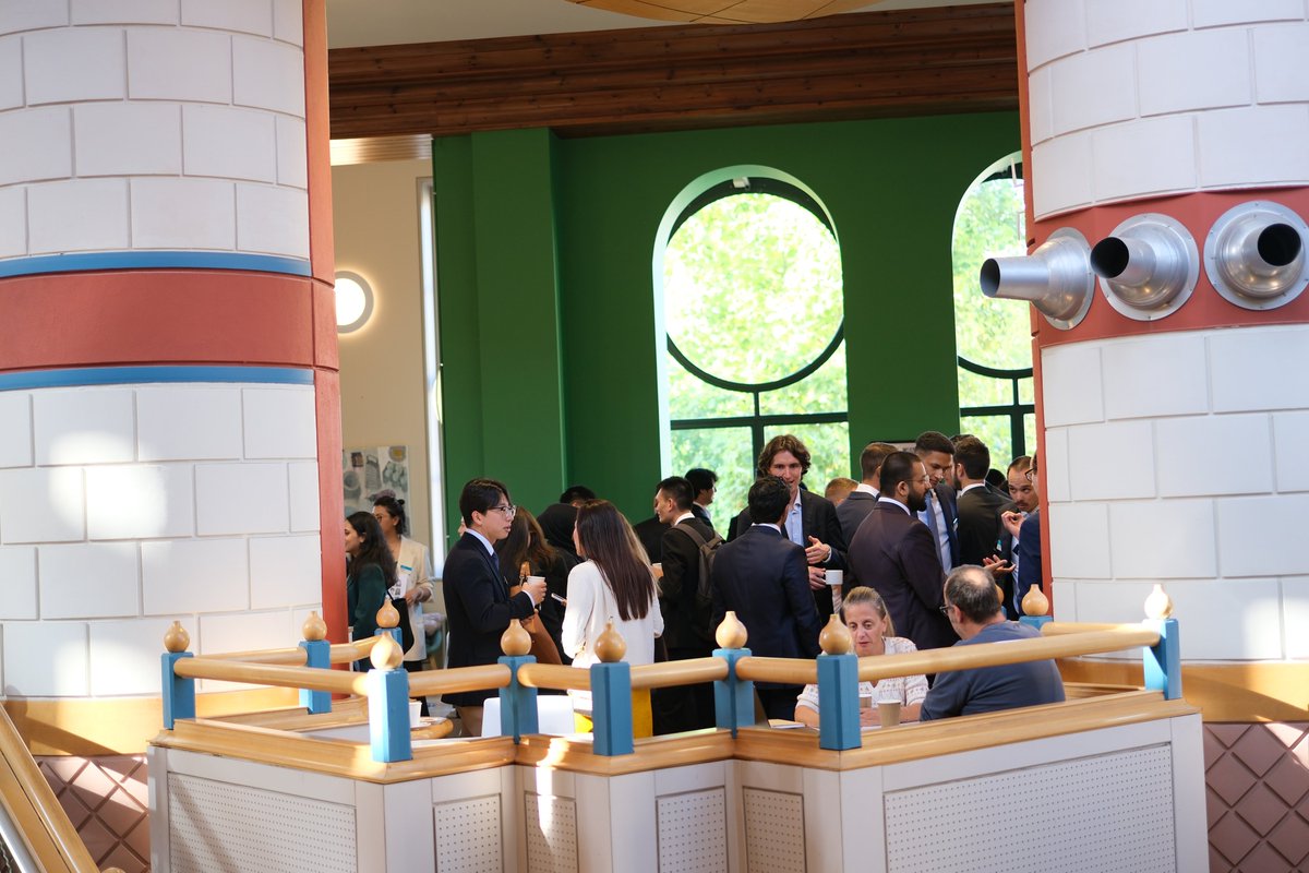 We were delighted to welcome the #MFin class of 2024 to campus on Monday! 

👨‍🎓 89 Students
🌍 31 Nationalities
🖥 Average of 4 years post-graduation experience in finance
👩 52% Women

Here's to a wonderful year ahead 🎉
#financemasters