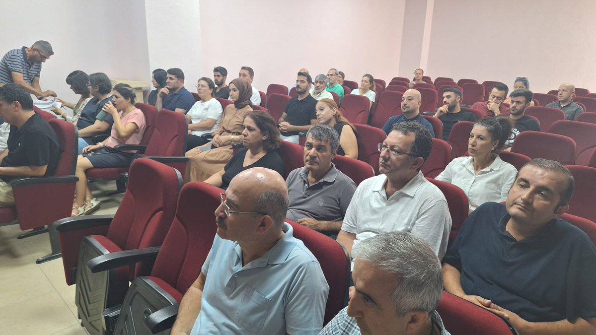 dicleunivet's tweet photo. Dicle Üniversitesi Veteriner Fakültesi Akademik Kurul Toplantısı Gerçekleştirildi
Ayrıntılar için: https://t.co/xsLQwoMoLV https://t.co/bDDR4hYMCp