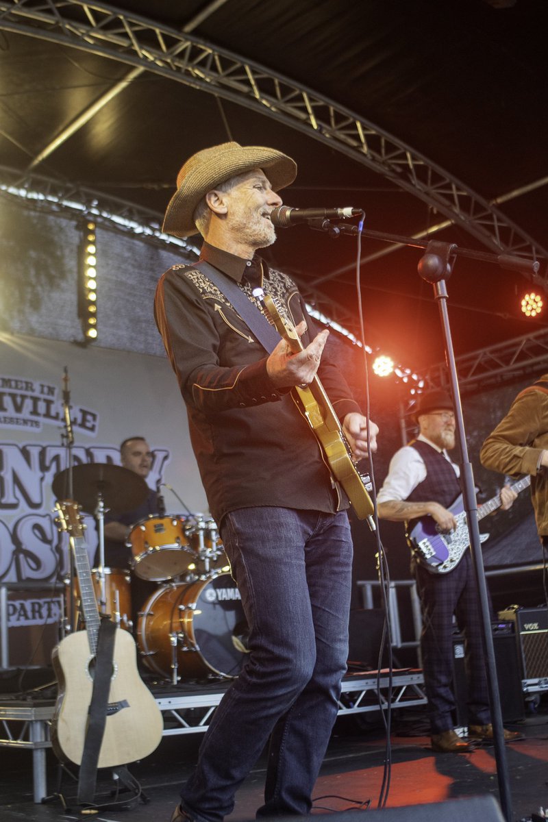 TheCountyAffair's tweet photo. Great fun playing this festival , look out for more theatre shows from them soon #countrymusic #feativals #ChampionsLeague https://t.co/Juvtd0sLfx