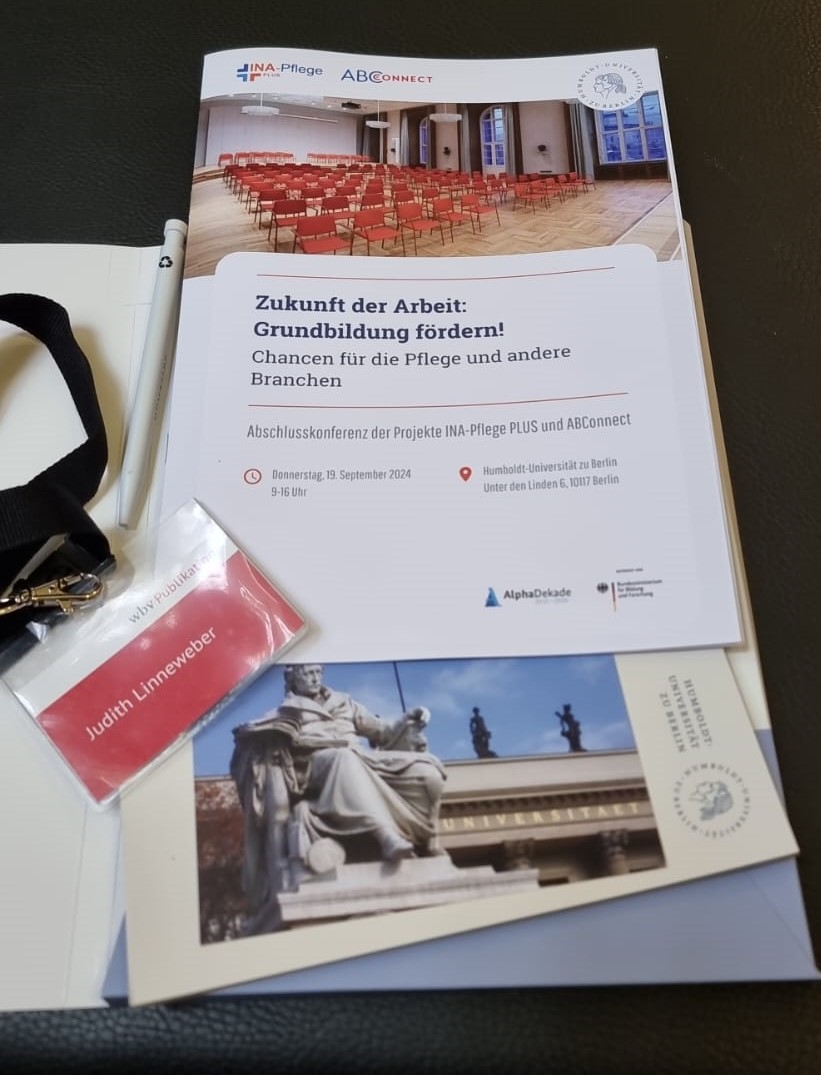 wbv_de's tweet photo. 📚Abschlusskonferenz #INAPflege PLUS und #ABConnect an der @HumboldtUni 👉https://t.co/8iS3bDSo84

Judith Linneweber (wbv) ist dabei, ua. mit Material für die #Pflegehilfe z.B. INA-Pflege-Toolbox
👉https://t.co/7NLeKFlkqu

#Pflege #AlphaDekade @BMBF_Bund @DPflegerat @A_Pluennecke https://t.co/waQTz9xeJB