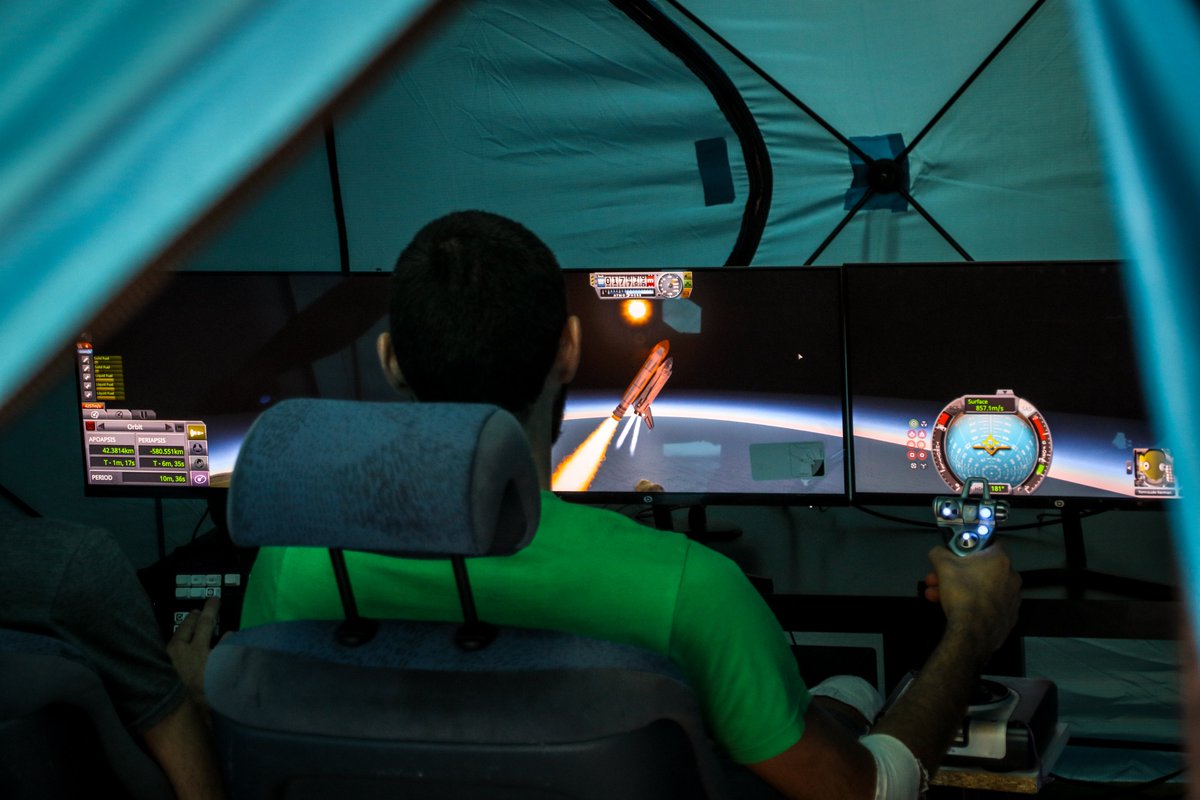 Vous êtes sur #Grenoble et vous avez envie de rejoindre l'un de nos projets ? On recrute ! 😃

Ce lundi à 18h30 on sort notre simulateur de pilotage de fusées ! Si vous rêvez de faire des émissions de vulgarisation, du bricolage, du code, des soirées astro... bienvenue !