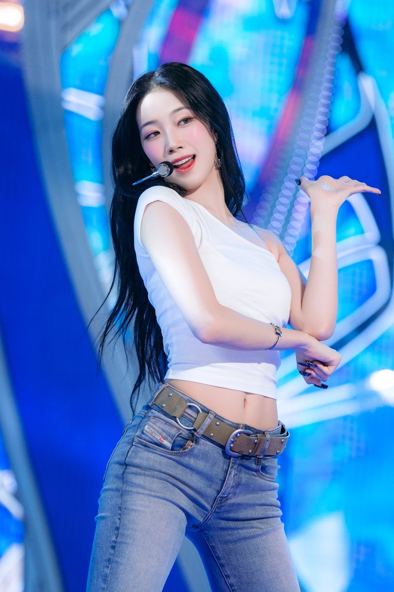 KDong_Y's tweet photo. 인기가요 미션포토 즈하님.. https://t.co/vhfSJMRTXF