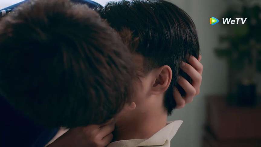 auizaa_Lwonki's tweet photo. ชอบวชิกับแมคแสดงฉากจูบนี้มากเลย ฟีลลิ่งที่วชิแสดงออกมามันหลากหลายอารมณ์แต่สามารถเก็บได้หมดทุกอารมณ์ ยิ่งฟีลที่ใช้มือสัมผัสอารมณ์มันได้ยันปลายนิ้วมือ ส่วนแมคก็รับอารมณ์ตามได้ดีมาก ชอบมากกก 👍👍👍 #AddictedHeroinTheSeries
#รักร้ายนายเสพติด
#AddictedEP5
#AugustVachiravit https://t.co/8DUDkEwczx
