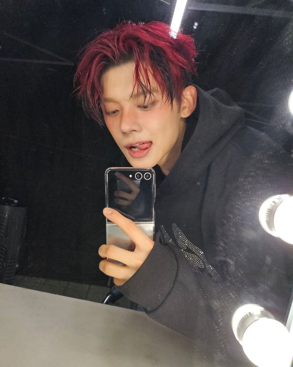 KEEP DROPPING THE TAGS!!! 5 MINE LEFT Y'ALL 😭😭😭

YEONJUN GGUM OUT NOW 
#YEONJUN_Mixtape_GGUM
#YEONJUN_GGUM #GGUM