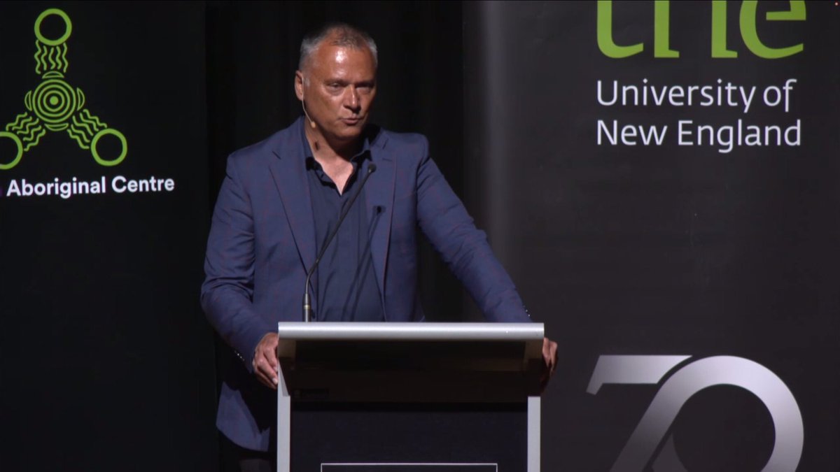 janeoxyz's tweet photo. Dr Stan Grant receives a standing ovation at UNE Frank Archibald Memorial Lecture #une https://t.co/wf4cSGZ3kL