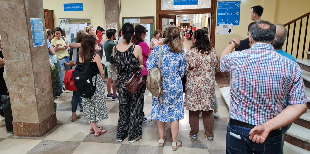 📝 Llamamiento extraordinario para cubrir 155 plazas de profesor en FP y ESO ante el déficit de especialistas.

🔬👨‍💻 El Dep. de Educación exime temporalmente del máster para incorporar profesores en informática y otras ramas STEAM.

ℹ️ tinyurl.com/2p8faaex