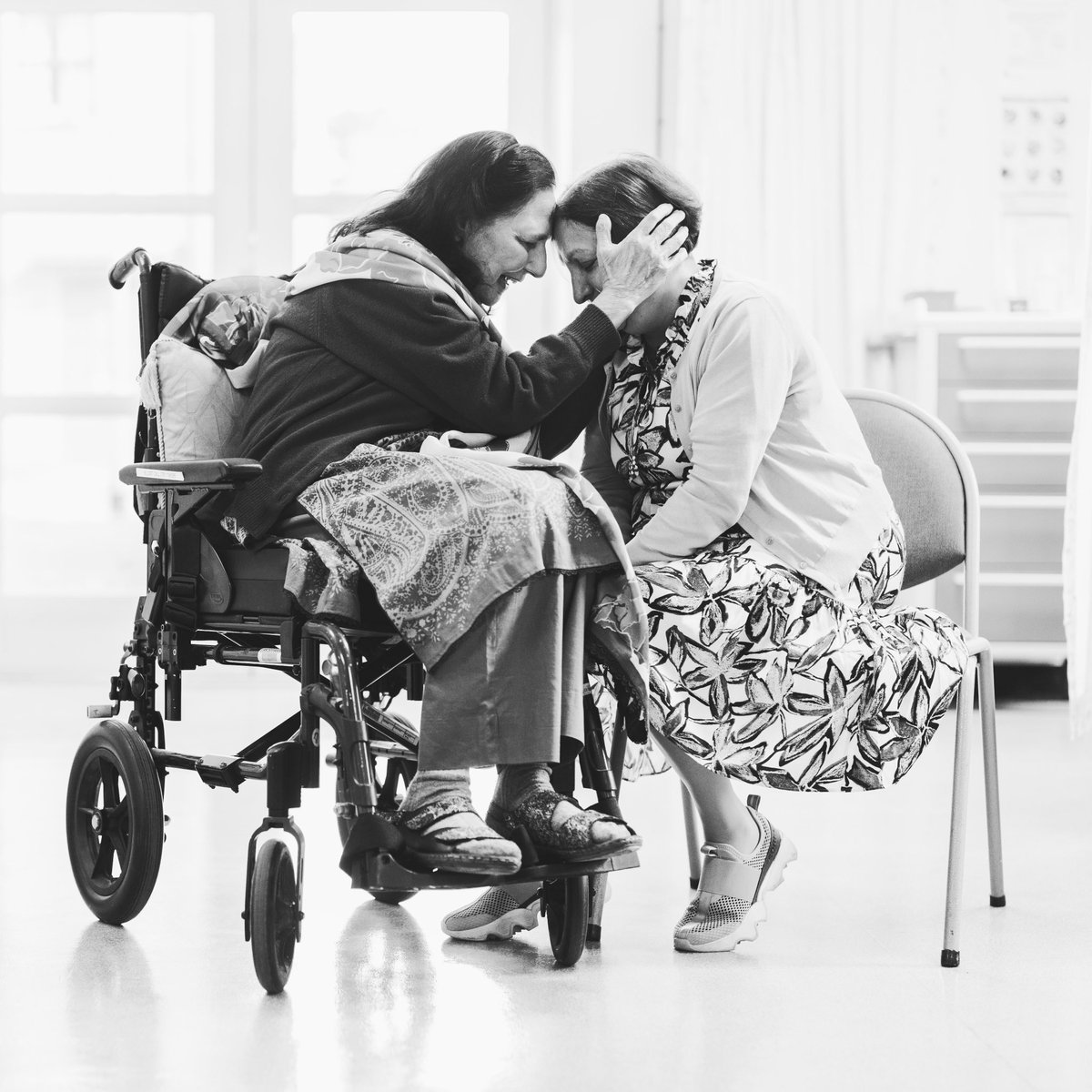 One of my favourites pictures this year. 
Taken for <a href="/LDShospcharity/">Leeds Hospitals Charity</a>: patient diagnosed with MND blessing <a href="/AgamJung/">Agam Jung</a>, a consultant neurologist who works tirelessly to help those with MND. 
Sony a7RV, 50mm 1.2
f/1.6 | ISO 400 | 1/320

#MND #medicalphotography #motorneuronedisease