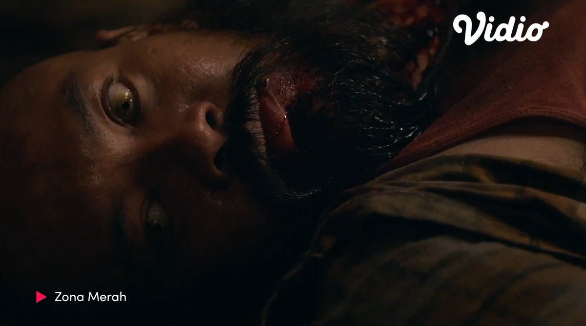 HabisNontonFilm's tweet photo. Teaser trailer ZONA MERAH udah rilis!

Series Zombie pertama di Indonesia. Sutradaranya, Sidharta Tata bilang ini "Mayit Hidup" biar lebih Indonesia. Kabarnya ada hampir 4.000 ekstras penari yg terlibat.

Selain per-zombie-an, bakal kental perpolitikan juga nih. Videonya 👇🏻 https://t.co/LSgUAKpl4I