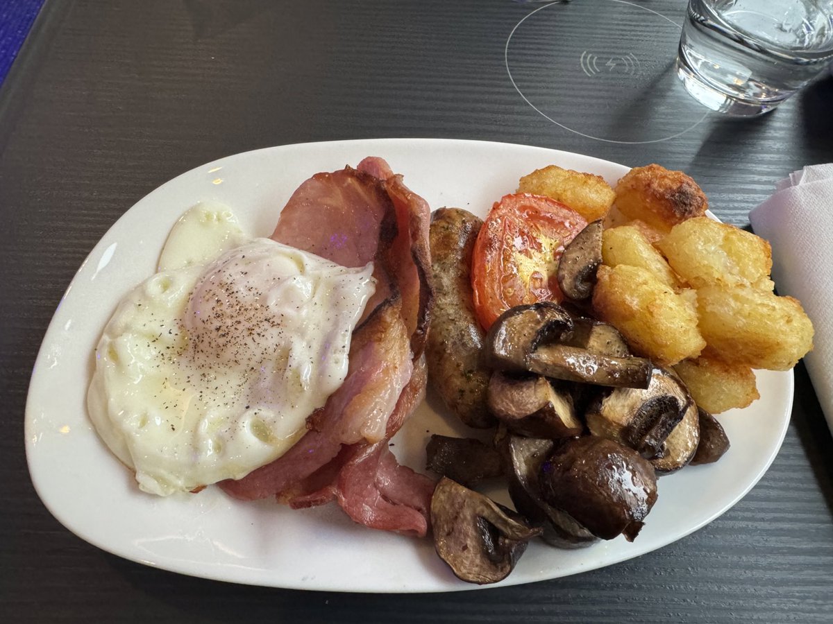 safesecs's tweet photo. Been looking forward to this #breakfastsomewhere for bloody ages! https://t.co/B5y0YfPSv4
