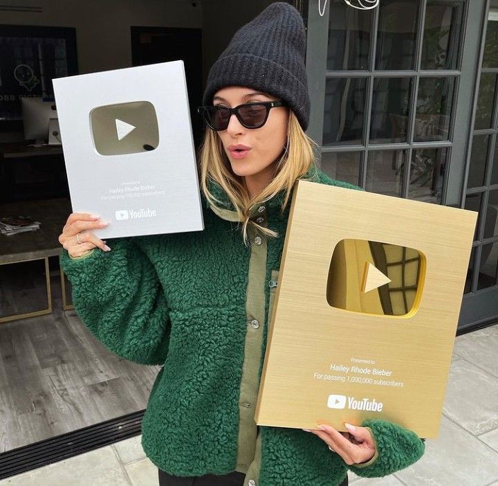 nrqa__'s tweet photo. How much YouTube pays you to start a faceless YouTube channel
​
1K views = $3
10K views = $30
100K views = $300
1M views = $3,000
10M views = $30,000
100M views = $300,000+
​
I've created a list of 200+ YouTube Faceless Channel Ideas to make money + AI tool that can help you generate YouTube SEO titles and descriptions.
​
To get it: Like, RT, reply "YT," and follow to receive a DM.