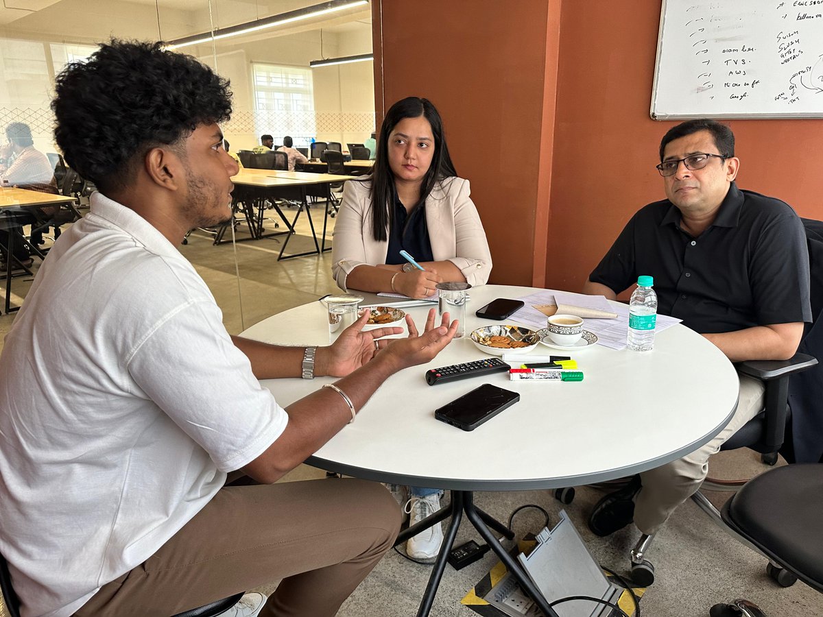 itntHub's tweet image. 𝐒𝐞𝐩𝐭𝐞𝐦𝐛𝐞𝐫 𝐌𝐞𝐧𝐭𝐨𝐫 𝐌𝐞𝐞𝐭 @ Tamil Nadu Technology Hub (iTNT)

#MentorMeet is iTNT Hub’s unique opportunity for emerging and deep tech startup founders and innovators to engage with experienced mentors through our one-on-one mentorship sessions. The September…