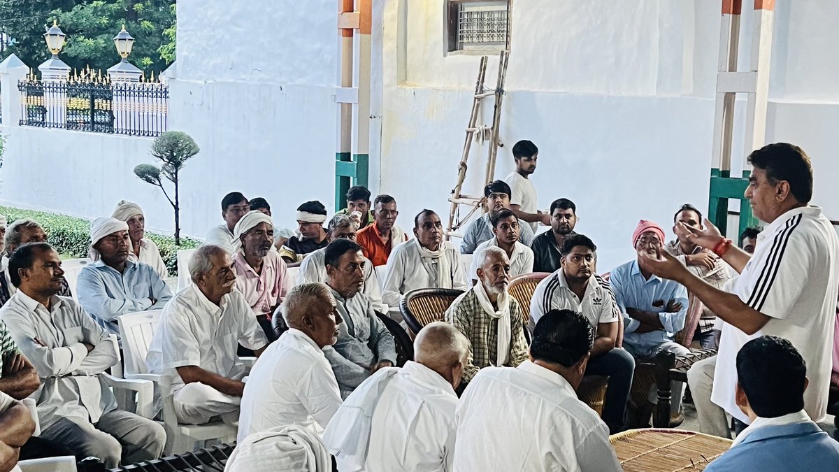 lalitnagarmla's tweet photo. #जनसंपर्क #जनसंवाद #जनआशीर्वाद

तिगांव विधानसभा क्षेत्र के बहादुरपुर गांव की सरदारी ने मेरे फरीदाबाद स्थित आवास पर पहुंच कर अपना समर्थन और आ��ीर्वाद दिया।

आपके द्वारा मिले अपार स्नेह व प्यार के लिए हृदय से आभार।

#lalitnagar #tigaonvidhansabha #haryanaelection2024 #मै_आज़ाद_हूँ #जनता_का_उम्मीदवार #लड़ेगा_ललित_जीतेगा_ललित #तिगांव_माँगे_ललित_नागर @iabhilashnagar @maheshnagar97 @ManojNagar97