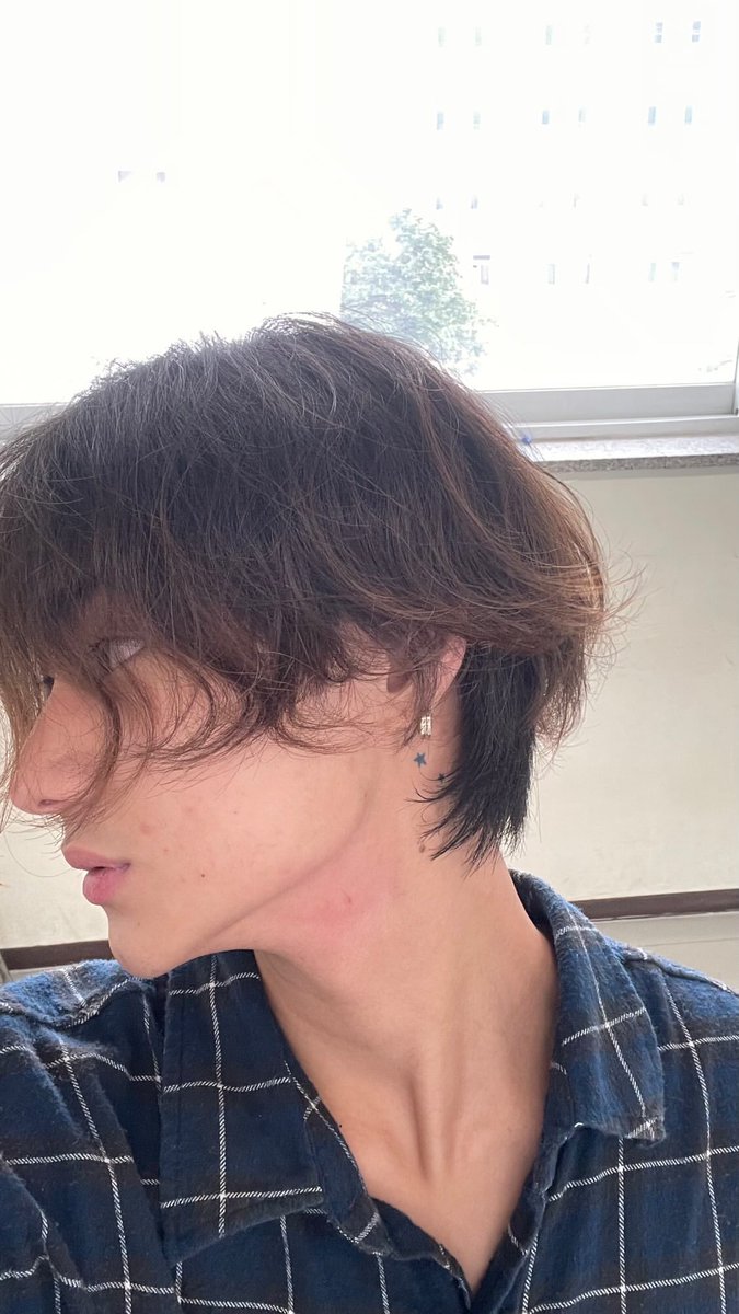 ziudanith's tweet photo. he's so fine https://t.co/Z7hicsC2fA