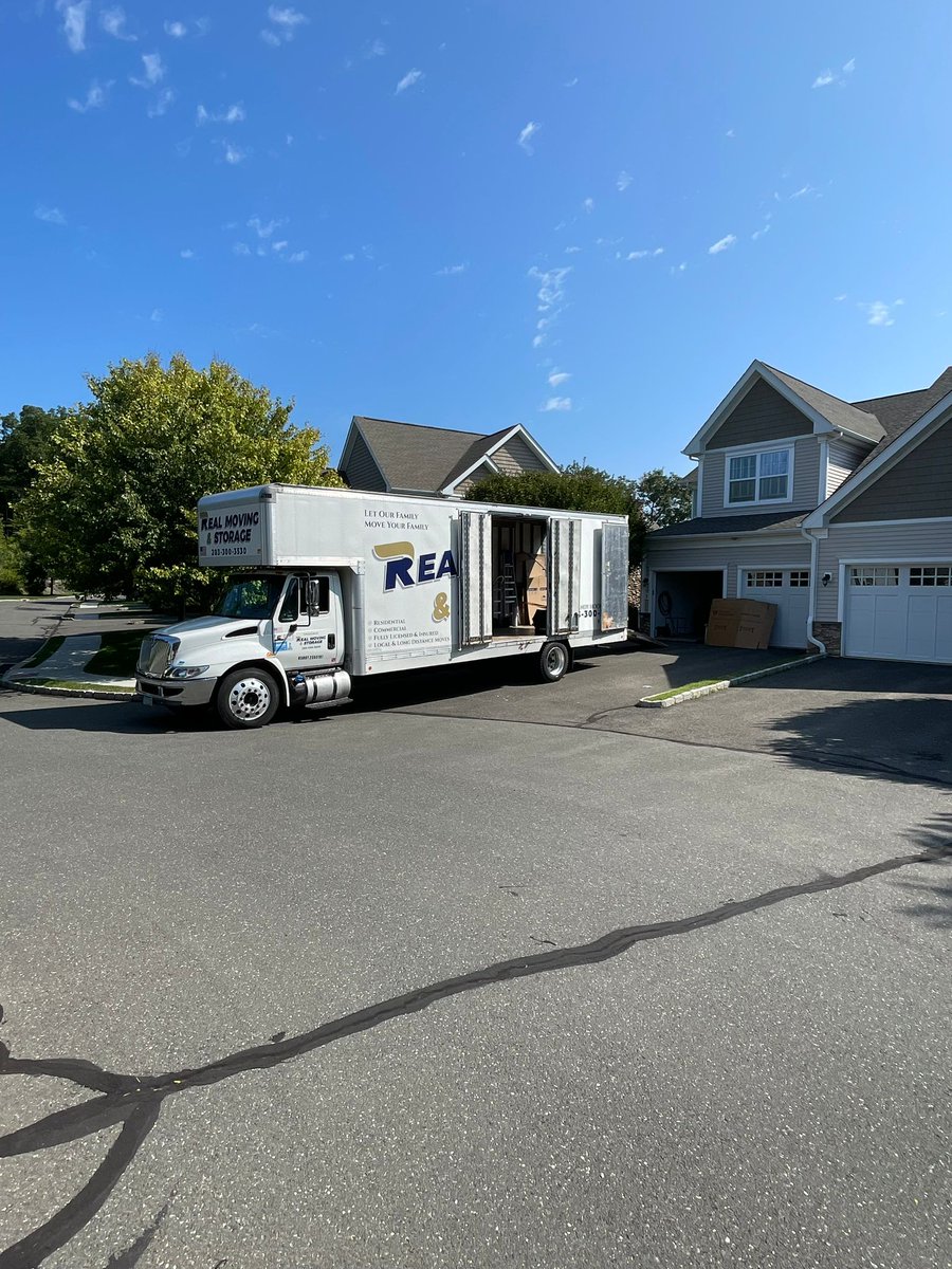 RealMovingofCT's tweet image. From packing to delivery, we've got your move covered every step of the way!

Visit now realmovingstorage.com

#RealMovingStorage #NewtownCT #TrumbullCT #MonroeCT #SouthburyCT #RidgefieldCT #DarienCT #WestonCT #EastonCT #FairfieldCountyCT