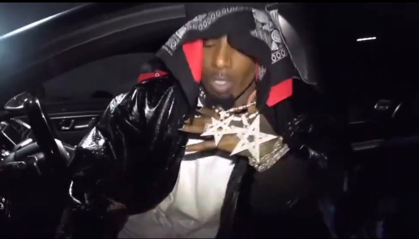 Just__Chizzy's tweet photo. @sosaisbacc Gio twining with Carti 😤 https://t.co/xmItBVLdM4