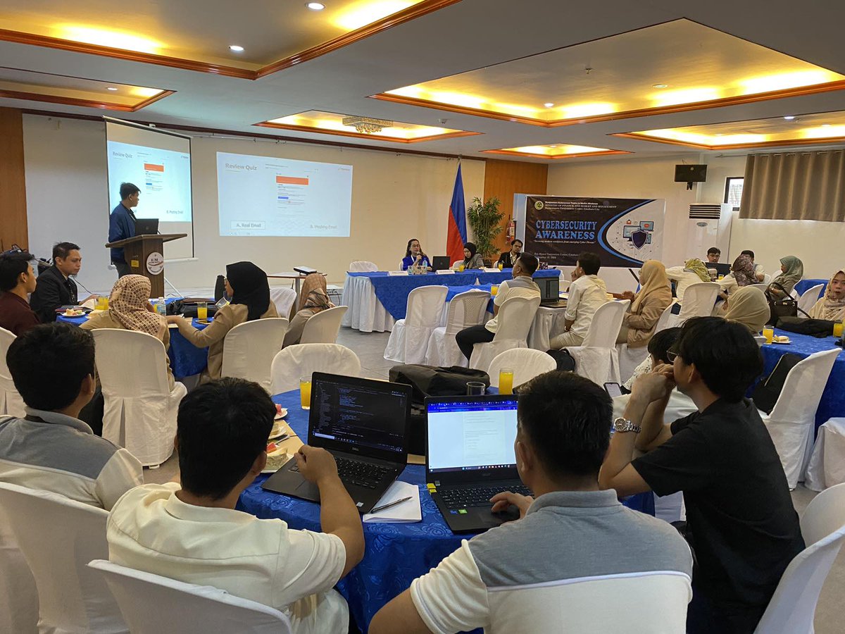 eltoncastanoe's tweet image. Huhu not a yapper jod during presentations. Sorry phowzs 🥲✌️ #CybersecurityAwarenessTraining