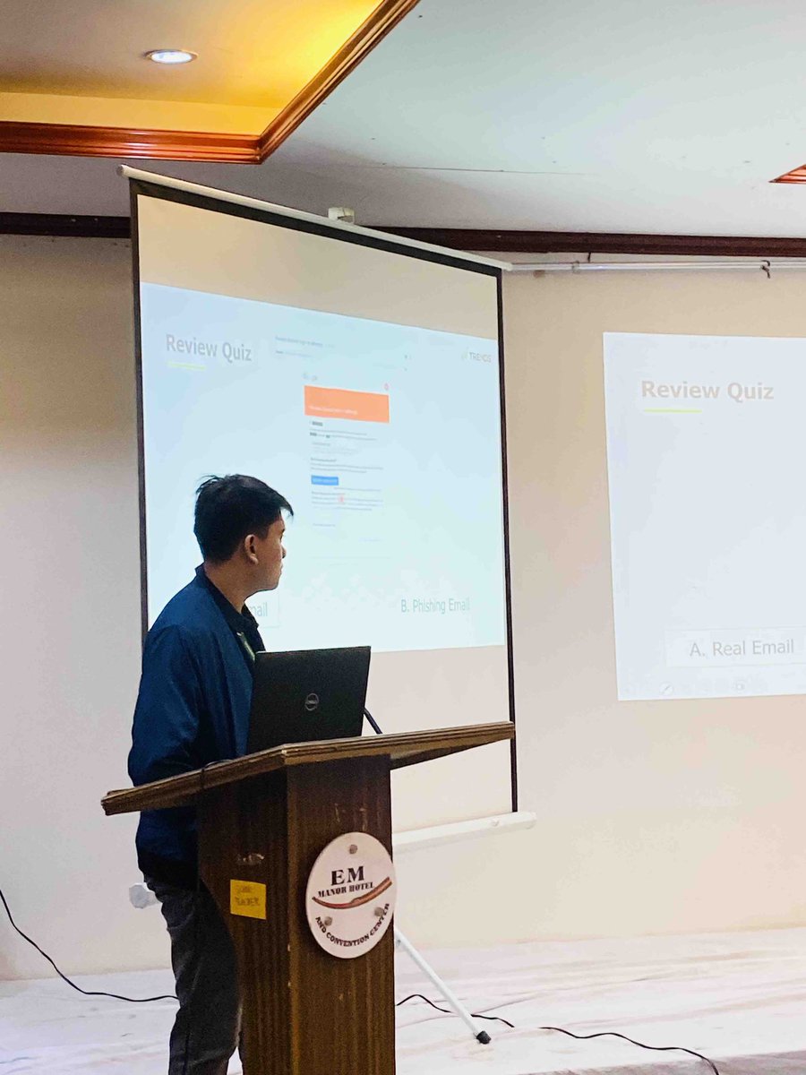 eltoncastanoe's tweet image. Huhu not a yapper jod during presentations. Sorry phowzs 🥲✌️ #CybersecurityAwarenessTraining