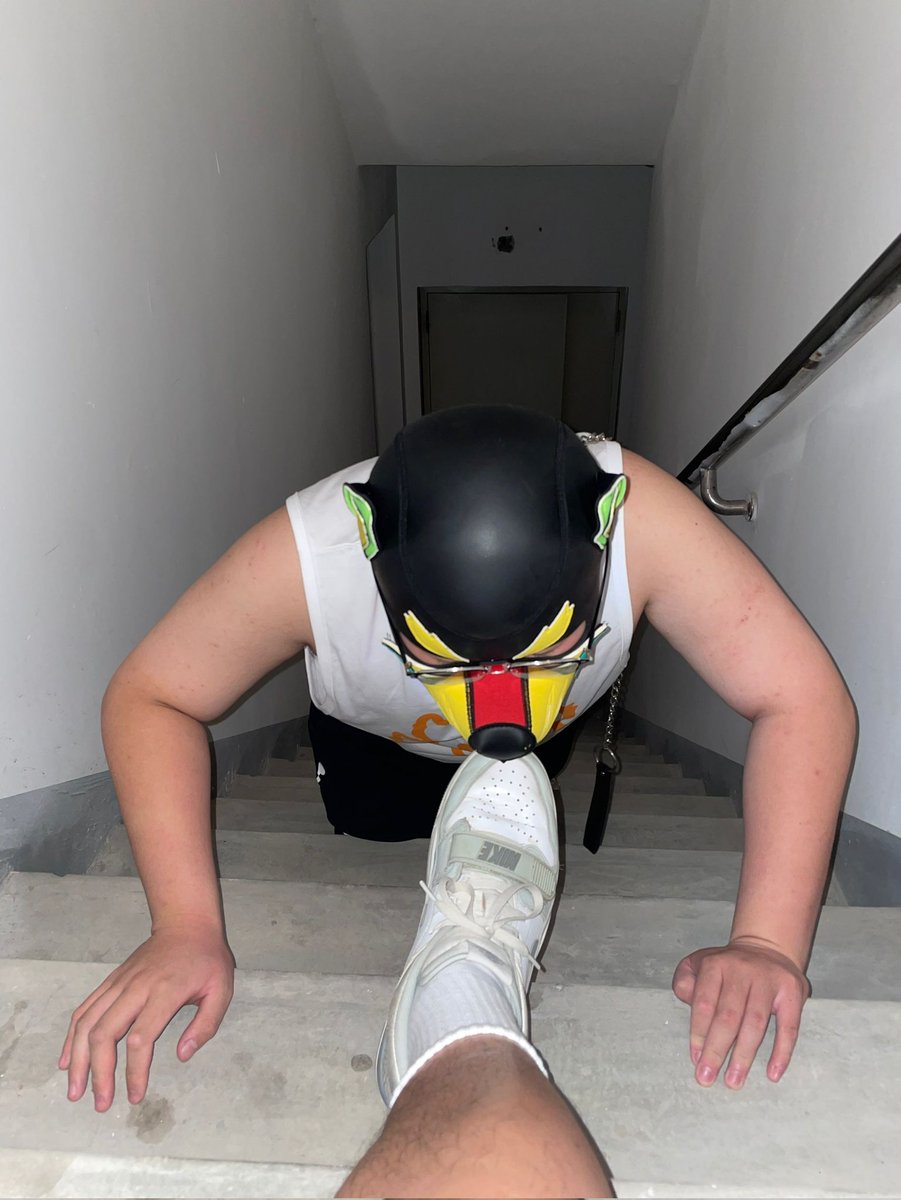 小狗狗～～
要乖哦～～
不然。。哼哼我的手段你是知道的
😢😢😢
（第二段感谢大家的期待哦还有一小部分呢谢谢大家😘😘😘）