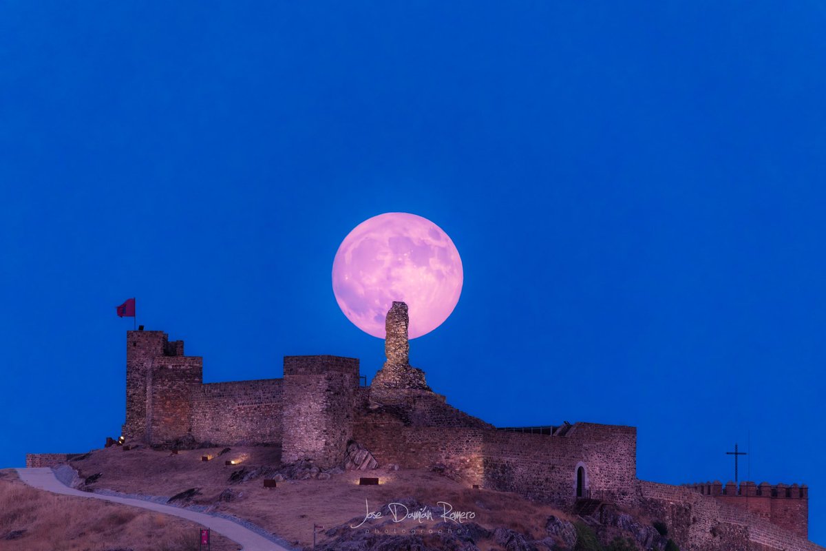 Superluna en #Aracena (Huelva)