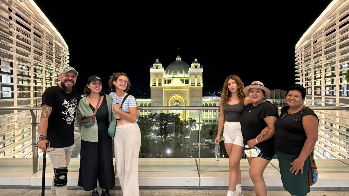 multiturismoweb's tweet photo. 🙌 #Gracias por visitar el #Centro_Histórico de El Salvador 🇸🇻 #Pupusas, 
#Mexico 🇲🇽 #Suiza🇨🇭#España🇧🇴 #Guatemala 🇬🇹 #Ecuador🇪🇨 #Estados_Unidos🇺🇸 #Brasil🇧🇷 #Argentina🇦🇷 #Italia🇮🇹 #Walking_tours gracias por preferir los hermosos recovecos de una tierra con historia. #MultiTurismo https://t.co/ylxdgKizvy