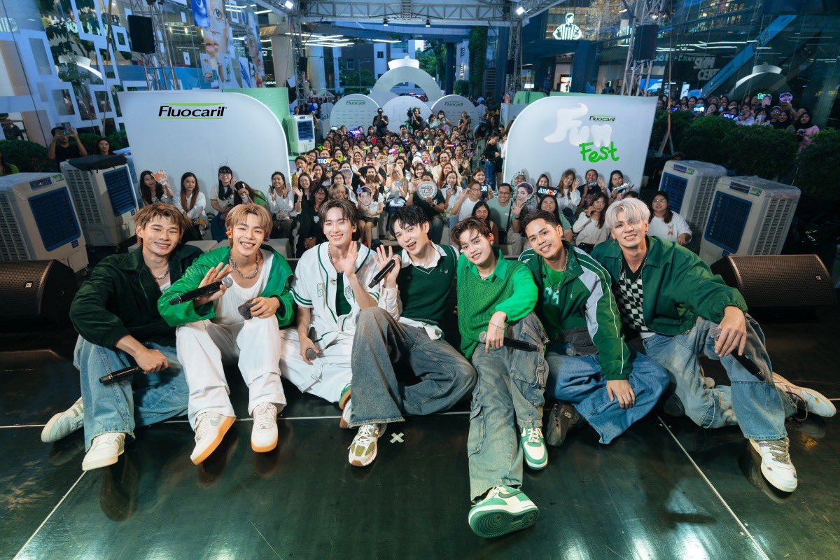 zoomdara_online's tweet photo. “ATLAS” มาดับเบิ้ลความฟันกับ Fluocaril ในงาน “Fluocaril Fun Fest”แชร์เคล็ดลับการดูแลสุขภาพฟันเพื่อให้สนุกกับชีวิตได้เต็มที่ พร้อมจัดเต็มเพอร์ฟอร์แมนซ์ในมินิคอนเสิร์ตสุดฟัน!  

🔗 https://t.co/39VSREQM5T

#FluocarilxATLAS #ATLAS_th #ATLASth #FluocarilFunFest #FluocarilThailand https://t.co/SN6gxVJzUW