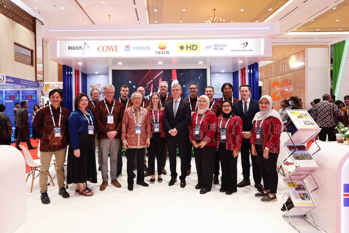 stefanhaukurj's tweet photo. Attended the Indonesian International Geothermal Convention &amp; Exhibition, opened by President Joko Widodo. #Iceland stands ready to collaborate with Indonesia on advancing geothermal energy for a sustainable future. #IIGCE #Geothermal #CleanEnergy https://t.co/BMkluo7ajk