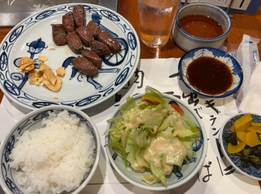 momo_neiru's tweet photo. ゲスト様と会って来ました。
ランチもご馳走してくださるゲスト様❤️
なんと今回はステーキ🫢‼️
目の前で焼いてくれるーーー
柔らかいーーーー
初めてーーーー
最高ーーーー
今日もお姫様な気分を
味わさせていただきました😌
遠い所から会いに来てくださって
ありがとうございました❤️
@sanmarusan_tai https://t.co/a5sbRJQ0Lv