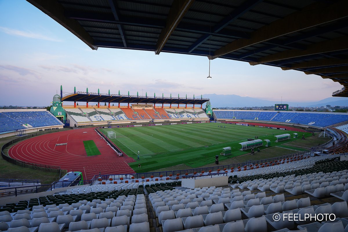 feelphoto3's tweet photo. Si Jalak Harupat Stadium | Persikab Bandung, Indonesia
#MainStandPhoto #SportsPhotojournalist #FEELPHOTO https://t.co/SPiCp0I7iF