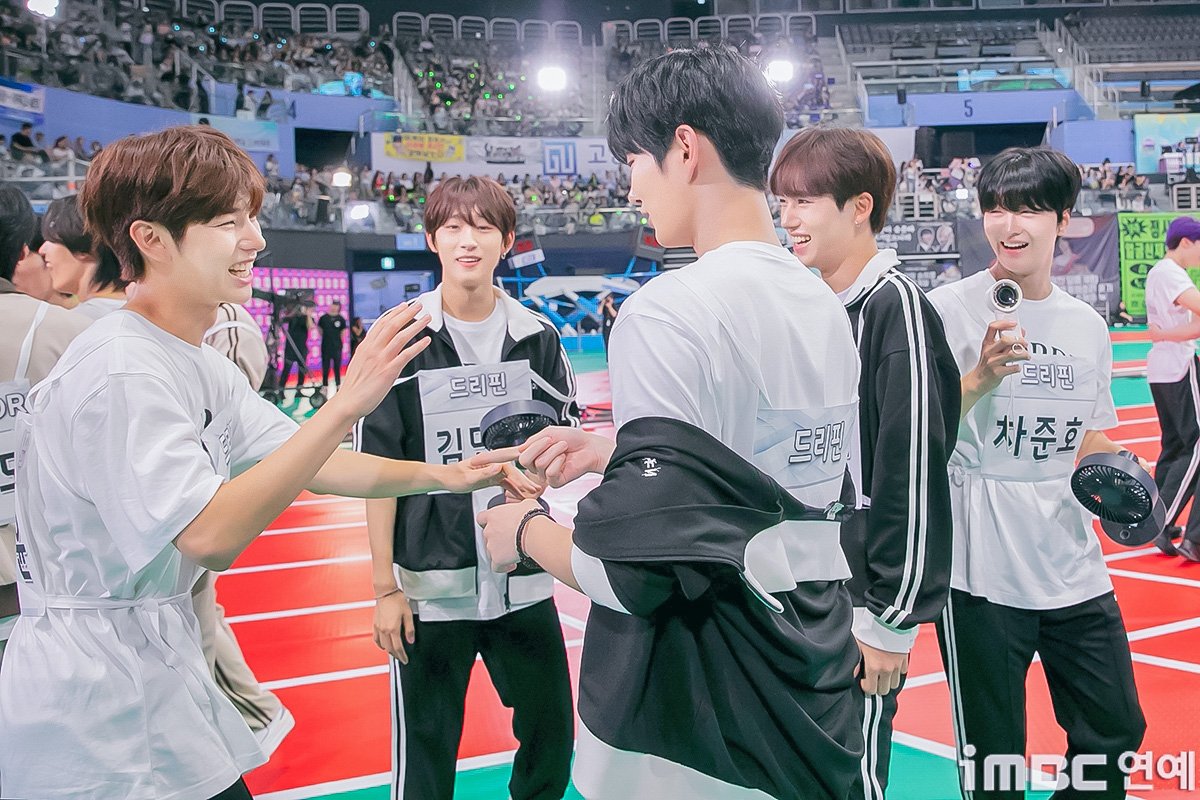 imbcenews's tweet photo. [포토] 드리핀, 1등 한다며 (아육대 B하인드) 
#DRIPPIN #드리핀 #아육대 #B하인드_240916 [iMBC 직찍]

⬇️고화질 Click Plz⬇️
https://t.co/en10Wn9zsd https://t.co/JUOxkRV705
