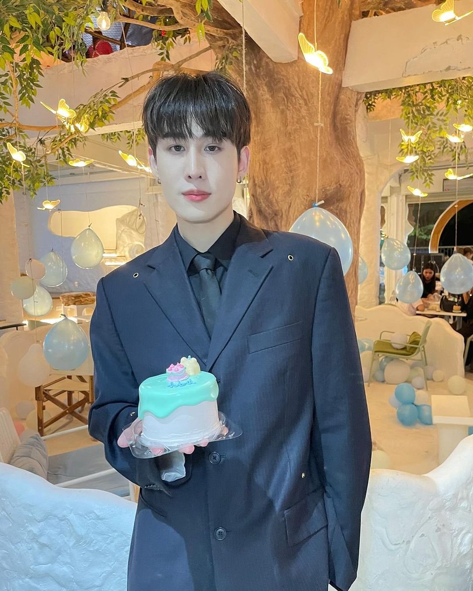 it__update's tweet photo. Happy birthday to Intouch น้อนนอิน ขอให้น้องอินมีแต่ความสุขขอให้คนรักคนหลงมากๆขึ้นแฟนคลับรักยิ่งขึ้นไปอีกนะคะ หล่อๆร่ำรวยๆค่ะ
ขอบคุณน้องอิน พี่ๆทีมงาน และแฟนคลับ ที่มาใช้สถานที่ มีคุณ นะคะ
Cr:🧁 Meekhun Dessert Cafe
@in_intouchh #in_intouchh
#24thintouchday https://t.co/MQyj13kCFM