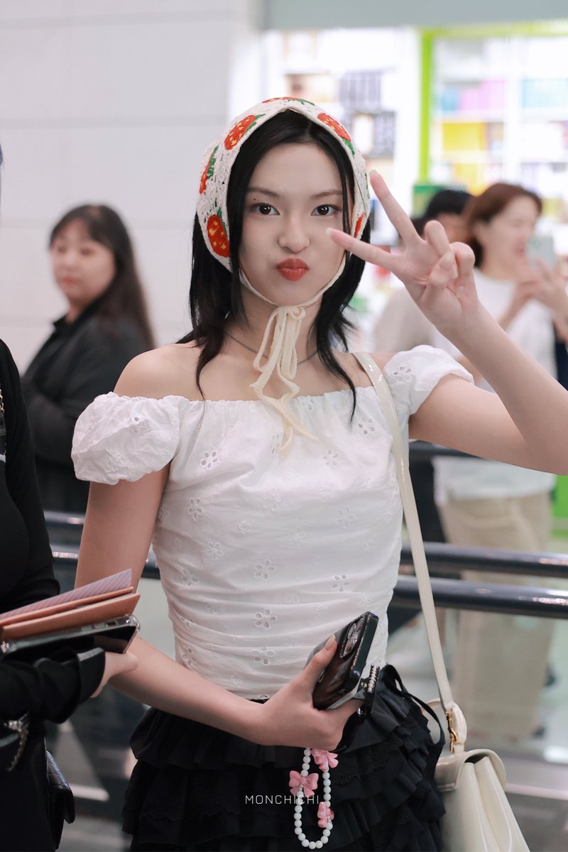 monchichi0217's tweet photo. 240919 😗

#BABYMONSTER #베이비몬스터 
#치키타 #CHIQUITA https://t.co/sV9CrPZ0NH