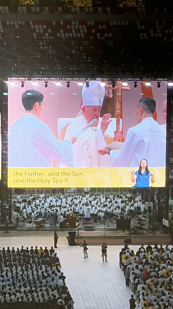 palmerdebra's tweet image. The finale of the Papal Mass was both beautiful and bittersweet. Saying goodbye to the Holy Father, but carrying his blessings and the spirit of this sacred moment in our hearts forever. 🙏✨ Goodbye, Holy Father, until we meet again.

#PapalMassFinale #CatholicUnity