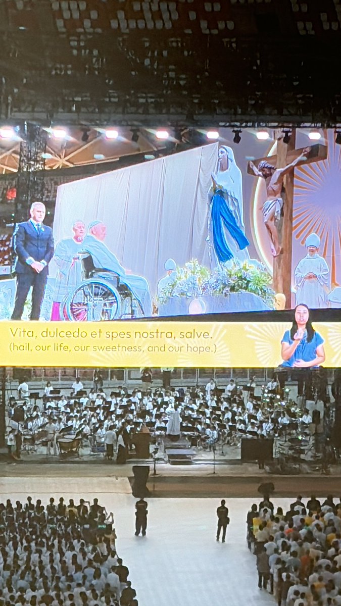 palmerdebra's tweet image. The finale of the Papal Mass was both beautiful and bittersweet. Saying goodbye to the Holy Father, but carrying his blessings and the spirit of this sacred moment in our hearts forever. 🙏✨ Goodbye, Holy Father, until we meet again.

#PapalMassFinale #CatholicUnity