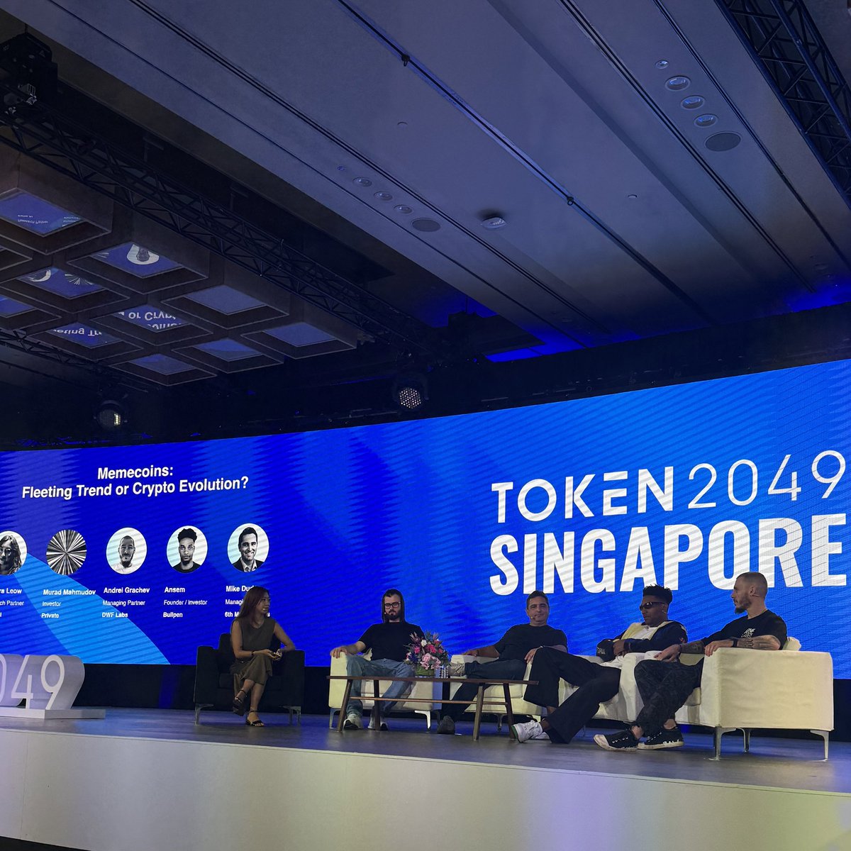 ien's tweet image. when in 🇸🇬