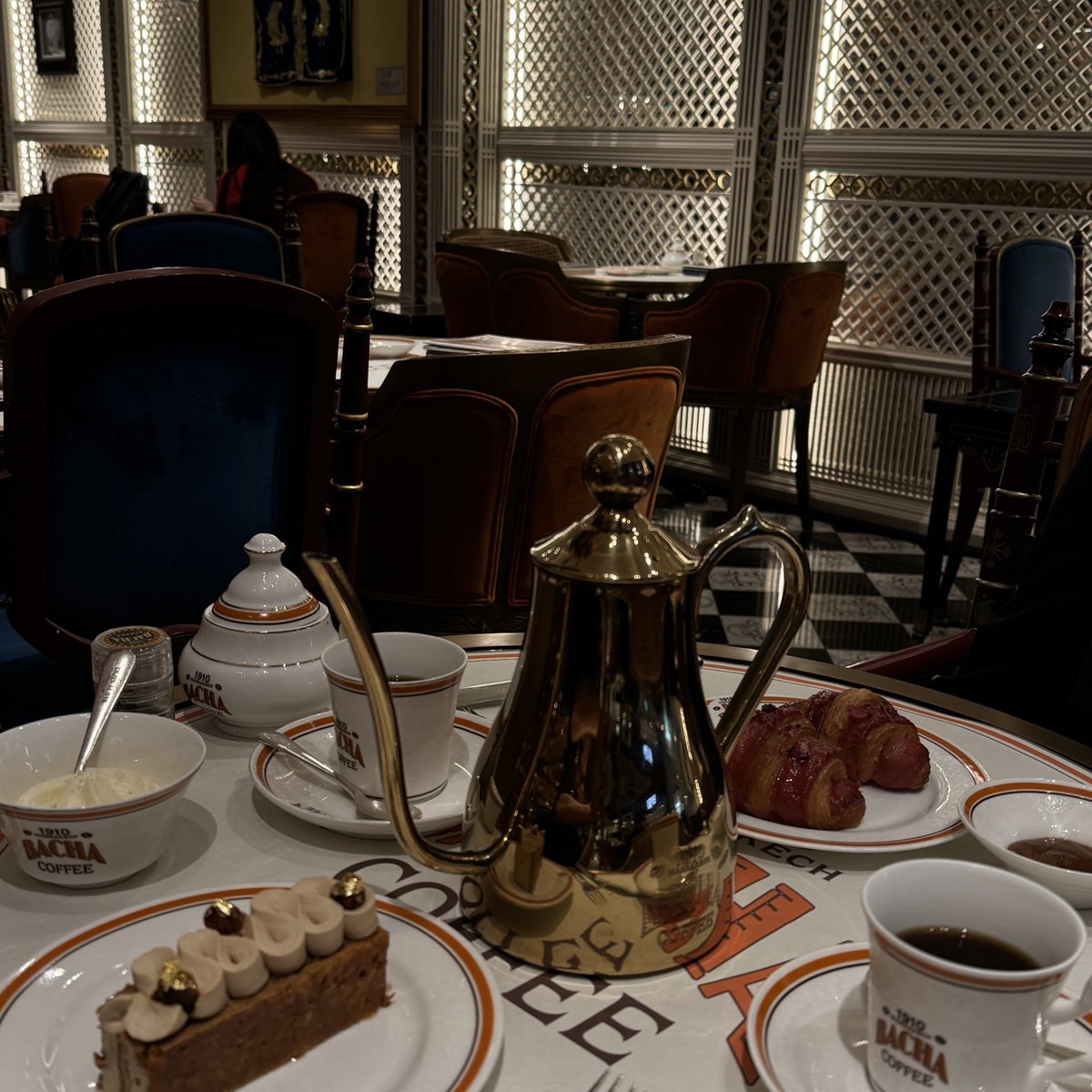 ien's tweet image. when in 🇸🇬