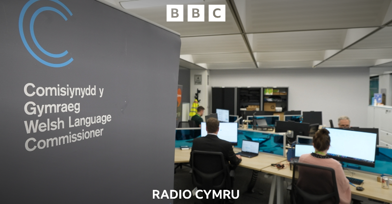 BBCRadioCymru's tweet photo. Am y tro cyntaf, bydd Safonau'r Iaith Gymraeg yn cael eu gosod ar gwmnïau y tu hwnt i'r sector cyhoeddus 🏴󠁧󠁢󠁷󠁬󠁳󠁿🗣️

Dau gwmni cyflenwi dŵr fydd yn gorfod cydymffurfio â safonau'r Gymraeg - sef Dŵr Cymru a Hafren Dyfrdwy

Gwrandewch ar y diweddaraf ar @BBCSounds