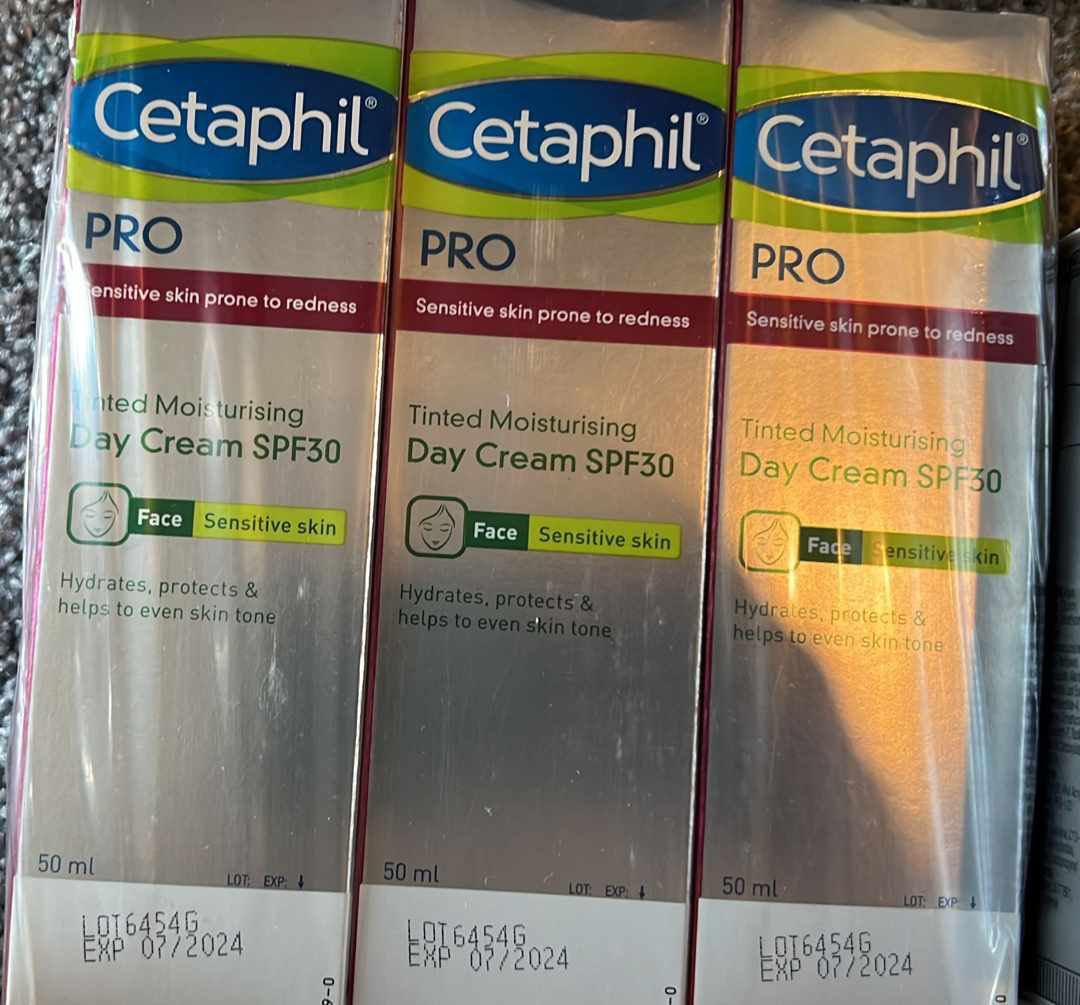 🌟Discover Cetaphil Pro🌟

Hydrate like never before &amp; transform your skincare routine. 

✅ Deep moisture without the grease
✅ Suitable for sensitive skin
✅ Laced with Sunscreen
✅ Dermatologist-recommended

#nextdoorthursday #nextdoorwomen 

whatsapp.com/channel/0029Va…