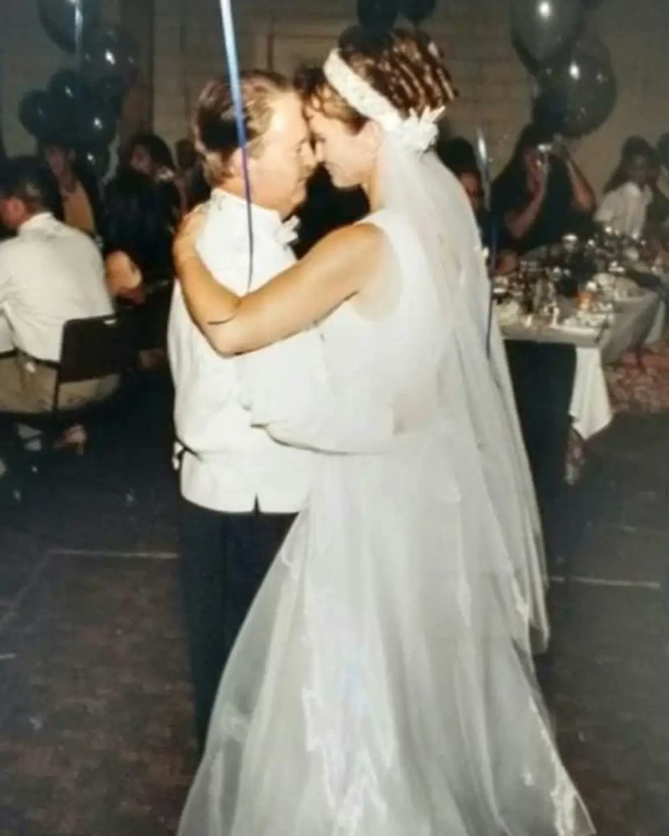 BonnieMerwin's tweet photo. Thinking of you my husband today on what would have been our 26th wedding anniversary.  This day never gets easier even after all these years without you. I miss you with all my heart.  I love you my Chazzy.❤️ https://t.co/e6YzQjwvqv