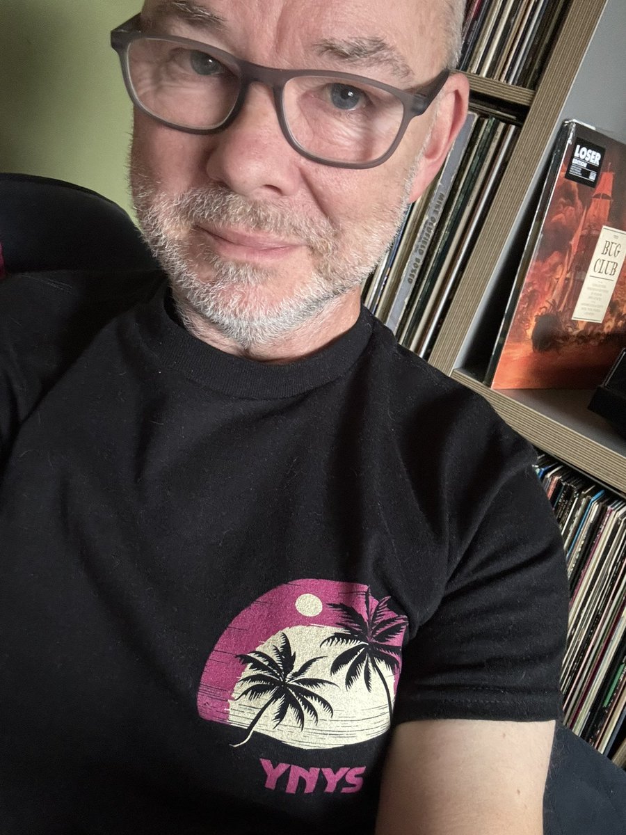 Choices, choices, too many choices. It seemed only fair to go for the most recent acquisition, the fabulous <a href="/YnysMusic/">Ynys</a>. Diolch. <a href="/BBC6Music/">BBC Radio 6 Music</a> <a href="/chris_hawkins/">Chris Hawkins</a> #tshirtday