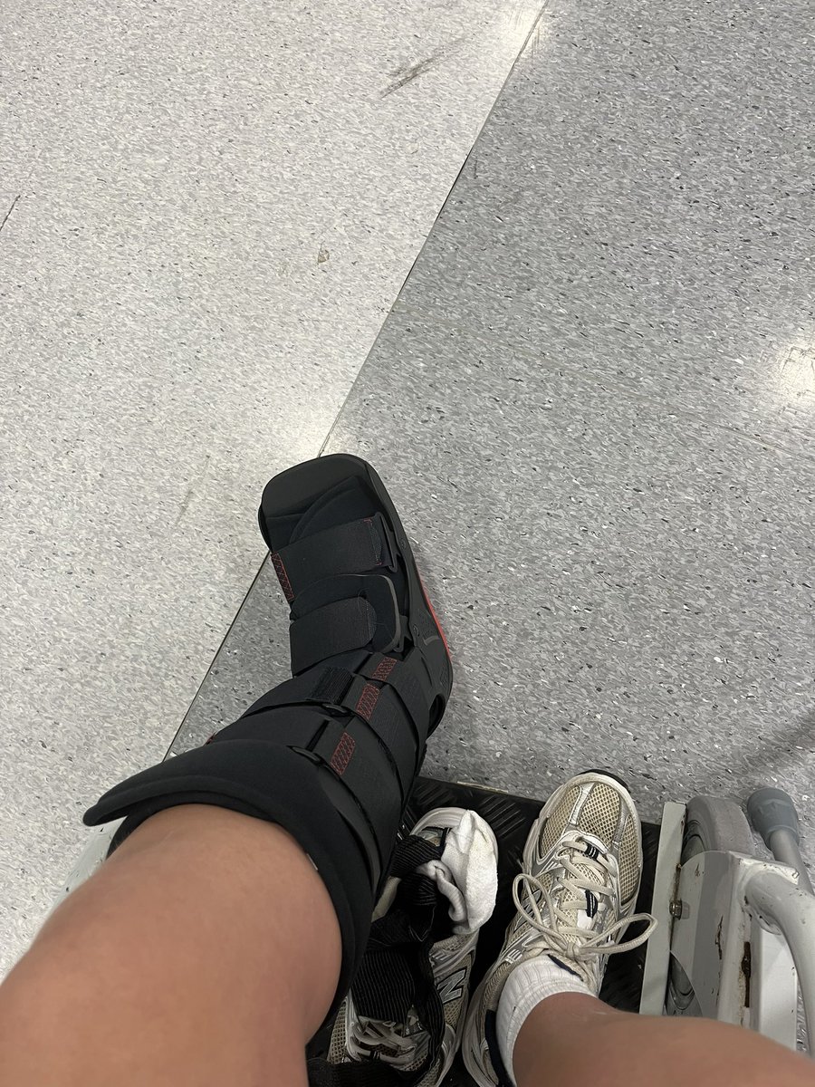 Not exactly how I planned to start third year 😭🤕