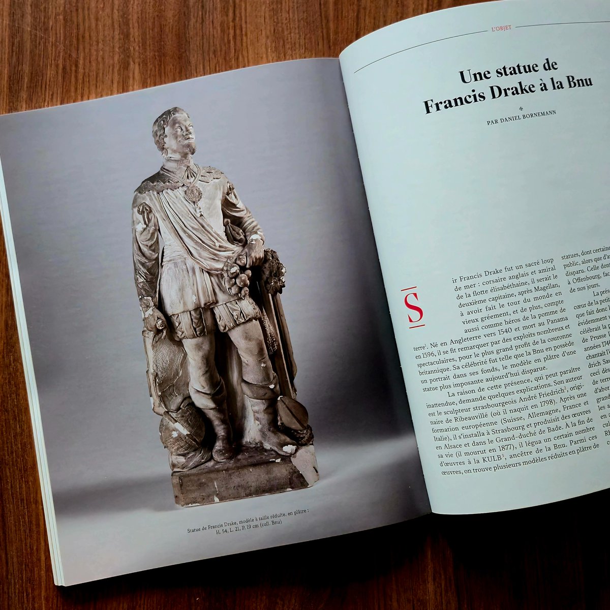 [Tonnerre de Brest !]

Mille sabords, savais-tu que ce vieux loup de mer de Francis Drake a sa statue à la Bnu ? ARRR ! C’est qu'ce corsaire était aussi le héros d'la #patate, moussaillon !

#TalkLikeAPirateDay

journals.openedition.org/rbnu/7035