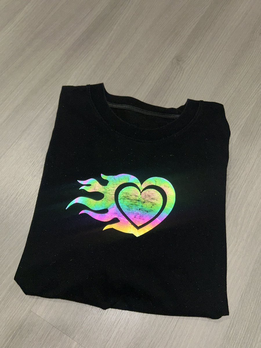 cutieworldd's tweet photo. 7.เสื้อยืดสีดำ ถ่ายเปิดแฟลชลายจะเรืองแสง สวยมากๆๆตัวนี้🥺 มีตำหนินิดเดียวงับ
อก 44“ ยาว 28”
✨ราคา 50 ฿
#ส่งต่อเสื้อ #ส่งต่อเสื้อผ้ามือสอง #ส่งต่อเสื้อผ้ามือสองสภาพดี #เสื้อผ้ามือสองราคาถูก #โล๊ะตู้ #โล๊ะตู้เสื้อผ้ามือ2 #ส่งต่อเสื้อยืด #เสื้อผ้า https://t.co/wCVoW74R8q