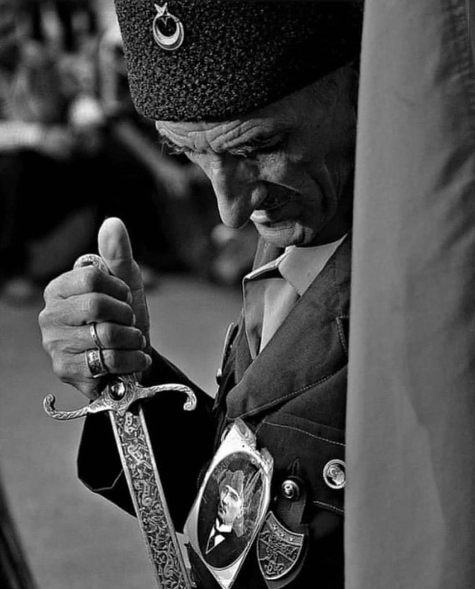 Bu aziz vatan uğruna şehadeti göze alan, şehadet için yola çıkan Gazilerimiz, şanlı tarihimizin ebedi kahramanlarıdır.

Gazi Mustafa Kemal Atatürk ve silah arkadaşları başta olmak üzere; ebediyete intikal etmiş kahramanlarımızı rahmetle anıyorum.

#GazilerGünü Kutlu Olsun.🇹🇷