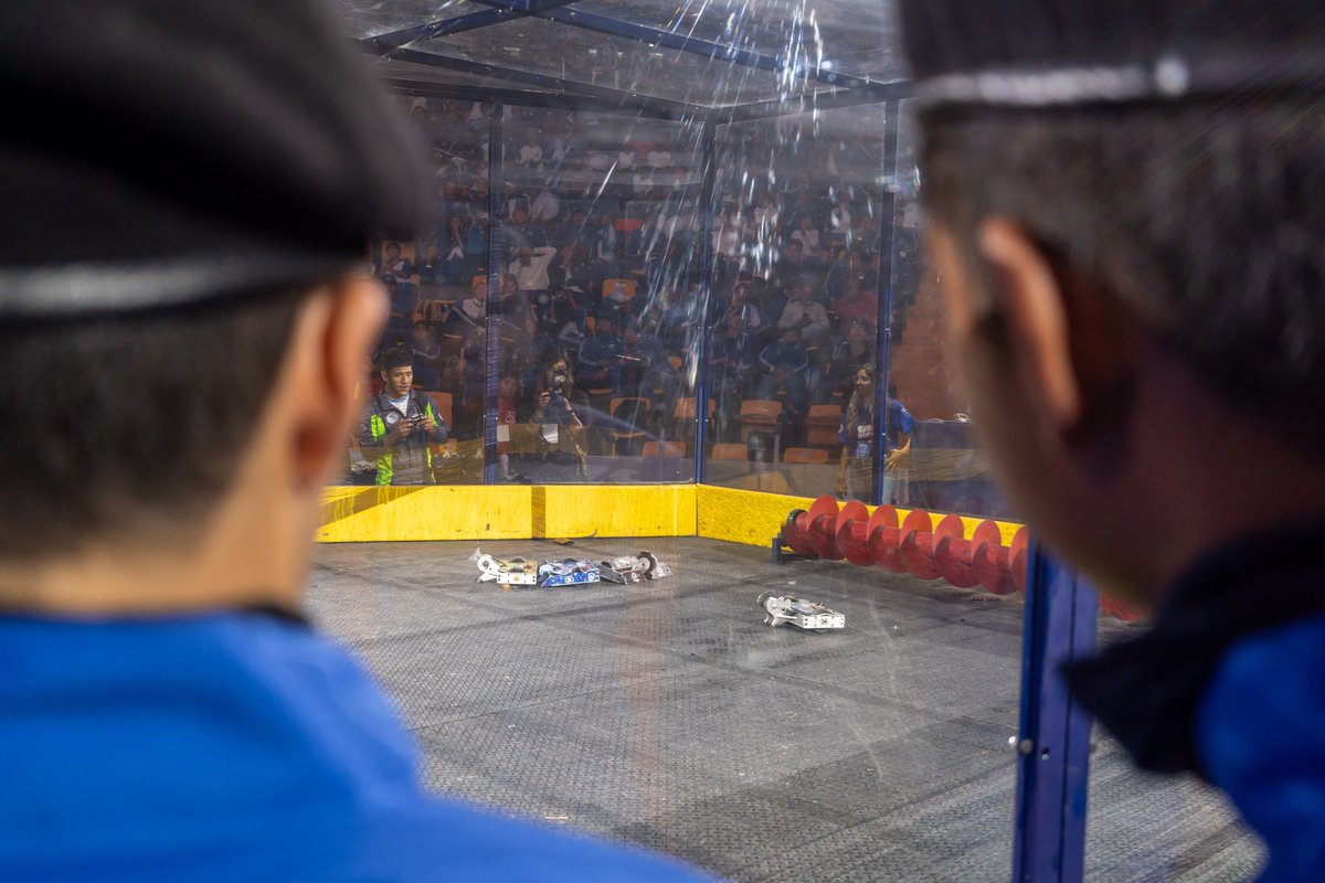 PrepaMGTO's tweet photo. ¡Estamos en semifinales! ⚔️🤖

El equipo #TroyanosBBM del plantel Celaya aseguró su lugar en las semifinales de la categoría 14 libras en la @BatallaGTO 🚀

¡Apoyemos a nuestro equipo este viernes 20 de septiembre! 💥🏆

#BatallaDeRobotsGTO #Recarga2 https://t.co/AUN292XjZQ