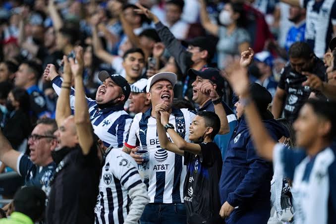 🔥 Junto a <a href="/calientesports/">Caliente Sports</a> te llevamos al duelo #Rayados vs #Mazatlán 🔥 

🎟️ GANA PASE DOBLE 🎟️

🔁 Da RT y ❤️ FAV a esta publicación.
📱 Síguenos en X.
⚽️ Comenta tu marcador para este partido junto al hashtag #MásAcciónMásDiversión