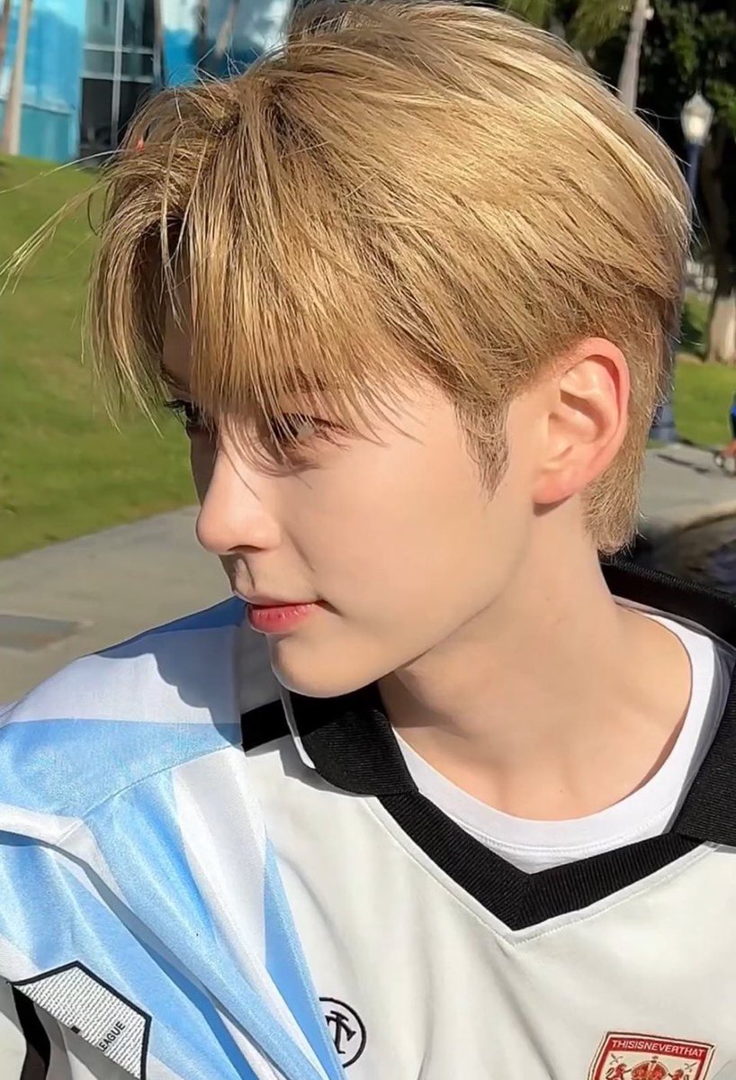 𝓐𝓷𝓽𝓸𝓷𝓲𝓸 𝓢𝓾𝓷𝓰 진짜 너야?